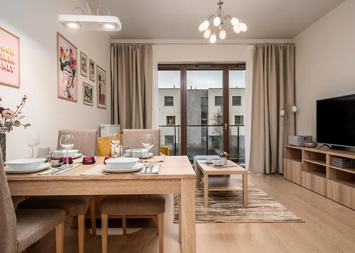 Nova Krolikarnia - Mokotow, Sun & Snow * Warsaw